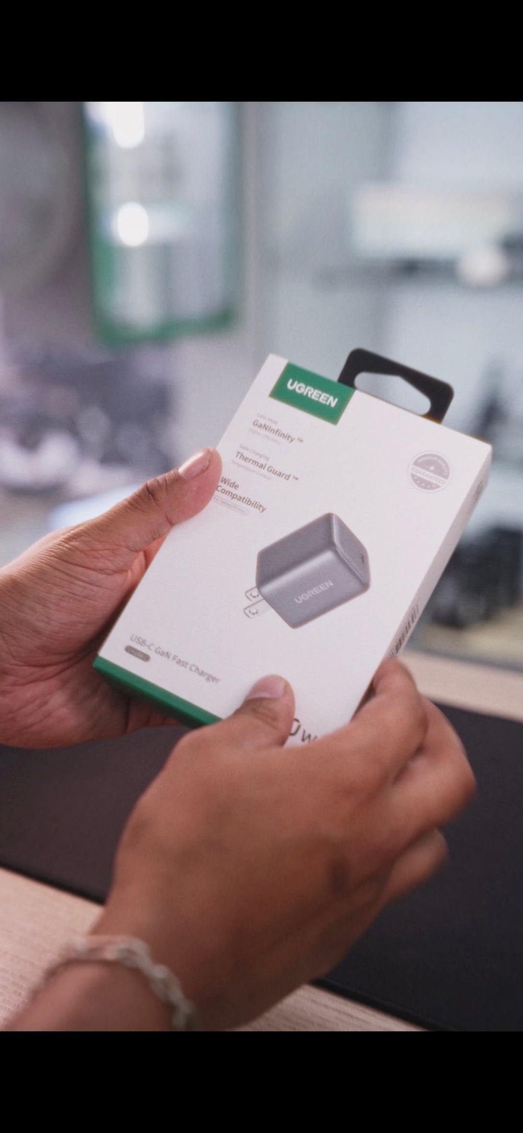 Mini cargador Ugreen GaN USB-C 30W x513