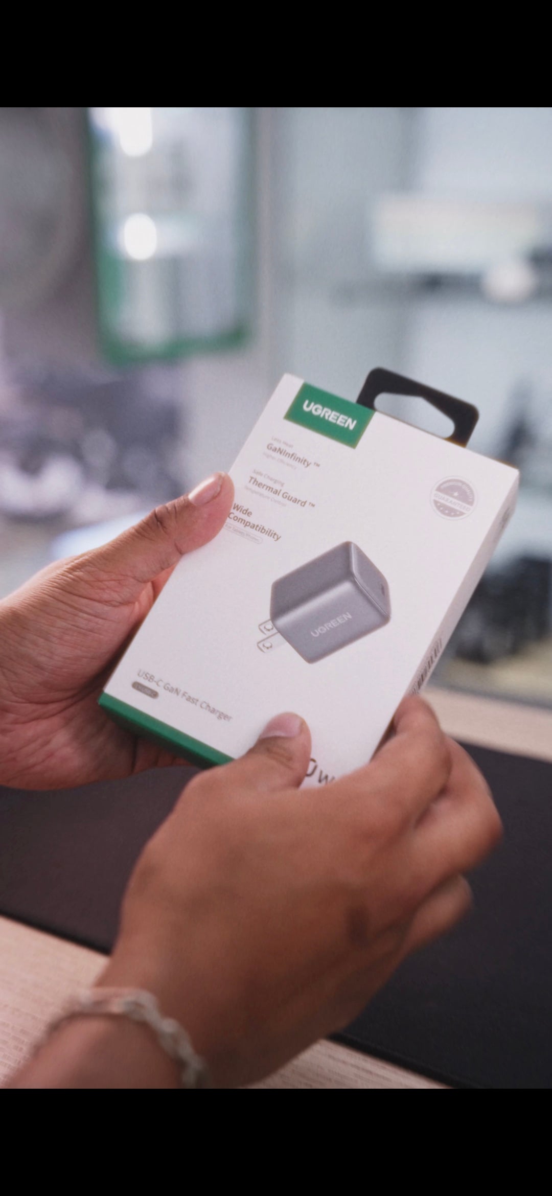 Mini cargador Ugreen GaN USB-C 30W x513